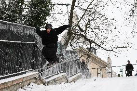 Slip Under Snow in Montmartre - Paris