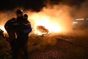 Farmers Block Roundabout Near A61 in Castelnaudary