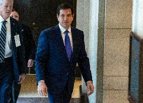 Rubio Arrives on Capitol Hill