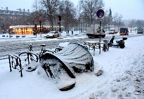Homeless People Under The Snow - Paris