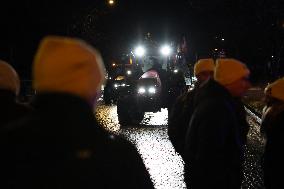 Several Dozen Farmers From The Coordination Rurale At Porte d Auteuil - Paris