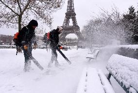 Paris Under The Snow - Eiffel Tower