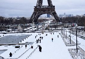 Paris Under The Snow - Eiffel Tower