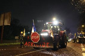 Several Dozen Farmers From The Coordination Rurale At Porte d Auteuil - Paris