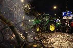 Several Dozen Farmers From The Coordination Rurale At Porte d Auteuil - Paris
