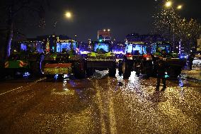 Several Dozen Farmers From The Coordination Rurale At Porte d Auteuil - Paris