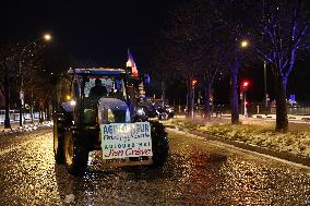 Several Dozen Farmers From The Coordination Rurale At Porte d Auteuil - Paris
