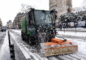 Paris Under The Snow - Paris