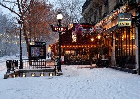 Paris Under The Snow - Paris