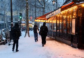 Paris Under The Snow - Paris