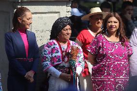 Unveil Ceremony Statues of Heroic Mexican Women - Mexico