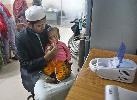 Pneumonia Patients Rise During The Winter Season - Dhaka