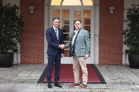 Sanchez Meets Junqueras to Discuss Legislature Future - Madrid