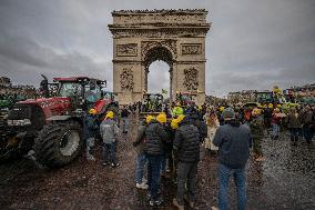 Several Dozen Farmers From The Coordination Rurale Arriving In Paris