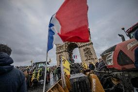 Several Dozen Farmers From The Coordination Rurale Arriving In Paris