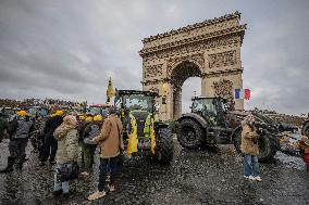 Several Dozen Farmers From The Coordination Rurale Arriving In Paris