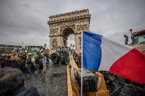 Several Dozen Farmers From The Coordination Rurale Arriving In Paris