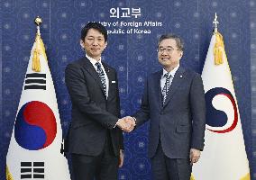 Japan LDP policy chief in S. Korea