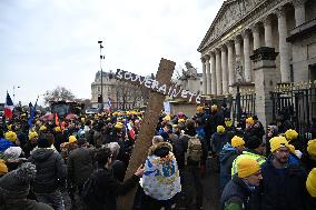 Yael Braun-Pivet Heckled Outside French National Assembly - Paris