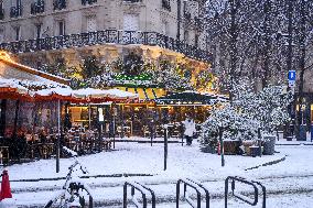 Illustration - Paris Under the Snow - Paris