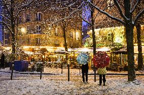 Illustration - Paris Under the Snow - Paris