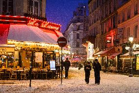 Illustration - Paris Under the Snow - Paris