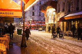 Illustration - Paris Under the Snow - Paris