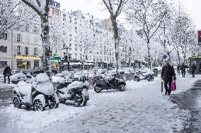 Illustration - Paris Under the Snow - Paris