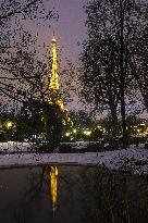 Illustration - Paris Under the Snow - Paris