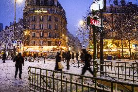 Illustration - Paris Under the Snow - Paris