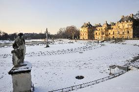 Illustration - Paris Under the Snow - Paris