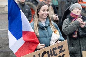 Several Dozen Farmers From The Coordination Rurale - Paris