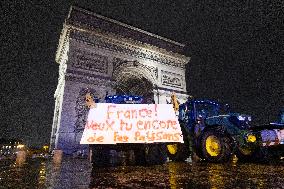 Several Dozen Farmers From The Coordination Rurale - Paris