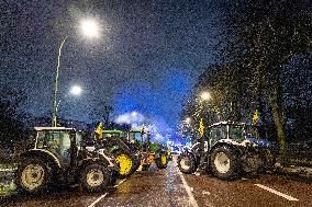 Several Dozen Farmers From The Coordination Rurale At Porte d Auteuil - Paris