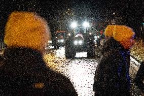 Several Dozen Farmers From The Coordination Rurale At Porte d Auteuil - Paris