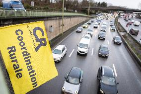 Several Dozen Farmers From The Coordination Rurale At Porte d Auteuil - Paris