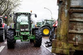Several Dozen Farmers From The Coordination Rurale At Porte d Auteuil - Paris