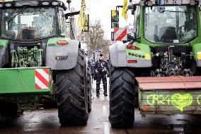Several Dozen Farmers From The Coordination Rurale At Porte d Auteuil - Paris