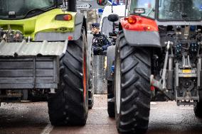 Several Dozen Farmers From The Coordination Rurale At Porte d Auteuil - Paris
