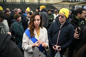 Sarah Knafo At Farmers Protest - Paris