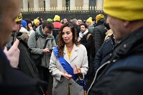 Sarah Knafo At Farmers Protest - Paris