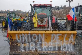 Farmers' Demonstration in Front of Arc De Triomphe - Paris