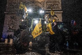 French farmers leaves Paris