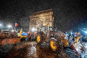 French farmers leaves Paris