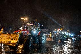 French farmers leaves Paris