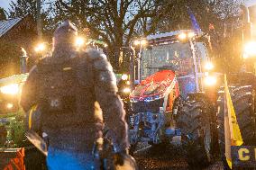Several Dozen Farmers From The Coordination Rurale At Porte d Auteuil - Paris AJ