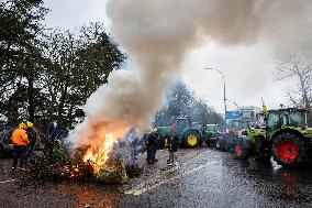 Several Dozen Farmers From The Coordination Rurale At Porte d Auteuil - Paris AJ