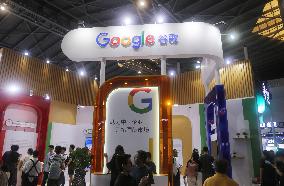 Google Market Value Exceeds Apple's