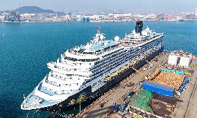 Large Cruise Ships Routine Repairs
