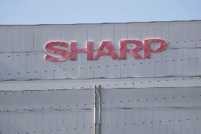 Sharp Kameyama Factory exterior, logo and signs